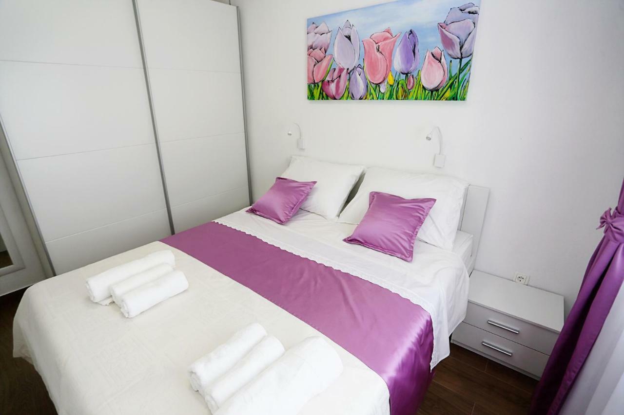 Apartments Romarin Supetar Exterior photo